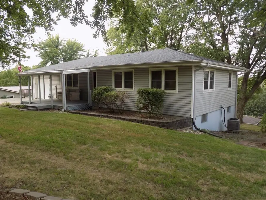 804 N 6 Street, Wathena, KS 66090 - #3