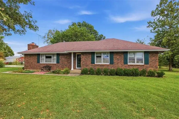 29505 SE Outer Road, Harrisonville, MO 64701