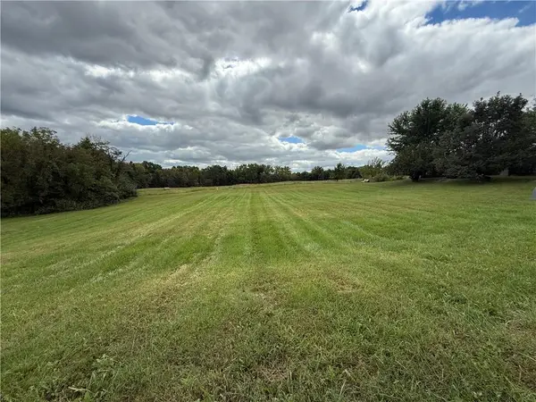 702 Oak Street, Pattonsburg, MO 64670