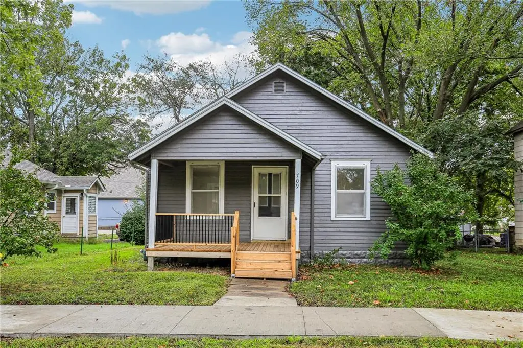 709 S Tremont Avenue, Ottawa, KS 66067 - #1