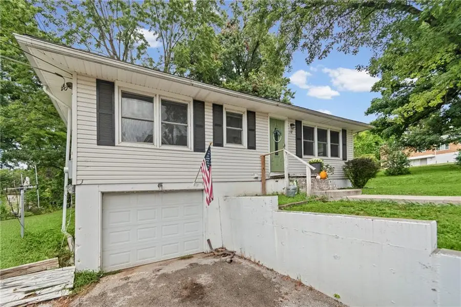12 W 10th Street, Carrollton, MO 64633 - #3