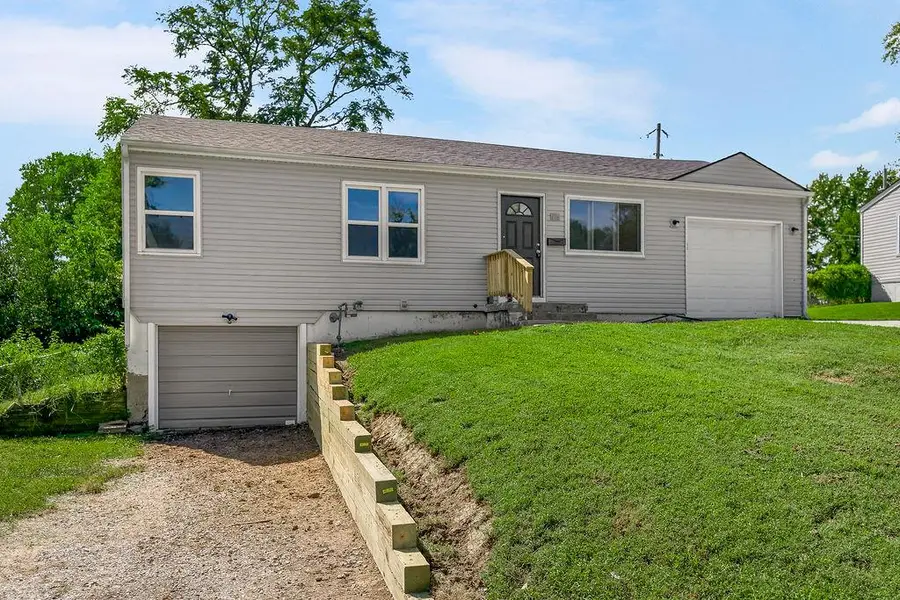 116 N Peck Drive, Independence, MO 64056 - #2