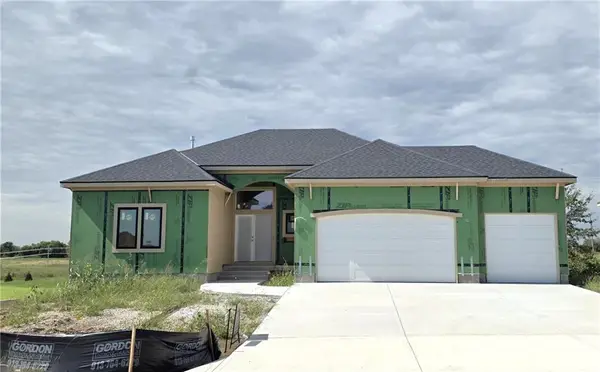4450 Tee Box Drive, Basehor, KS 66007