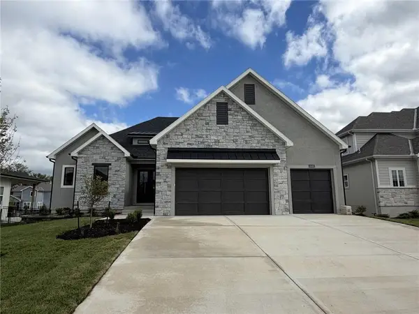 18461 Pawnee Lane, Overland Park, KS 66085