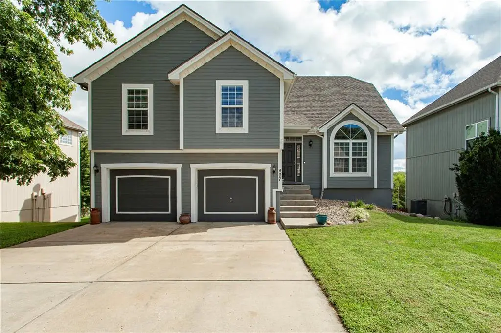 407 Killarney Lane, Smithville, MO 64089 - #1