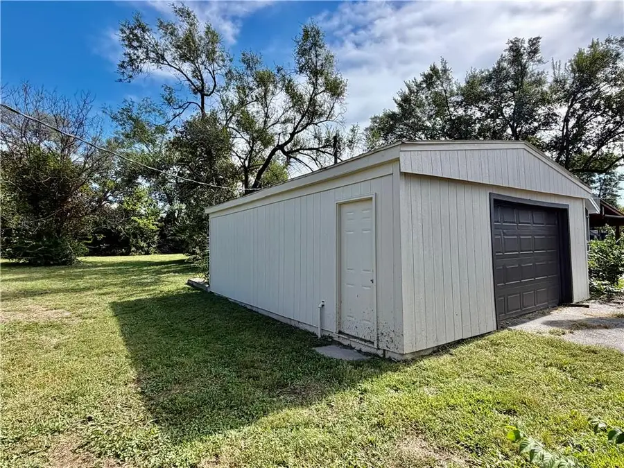 1611 SE Willow Road, Lees Summit, MO 64081 - #3