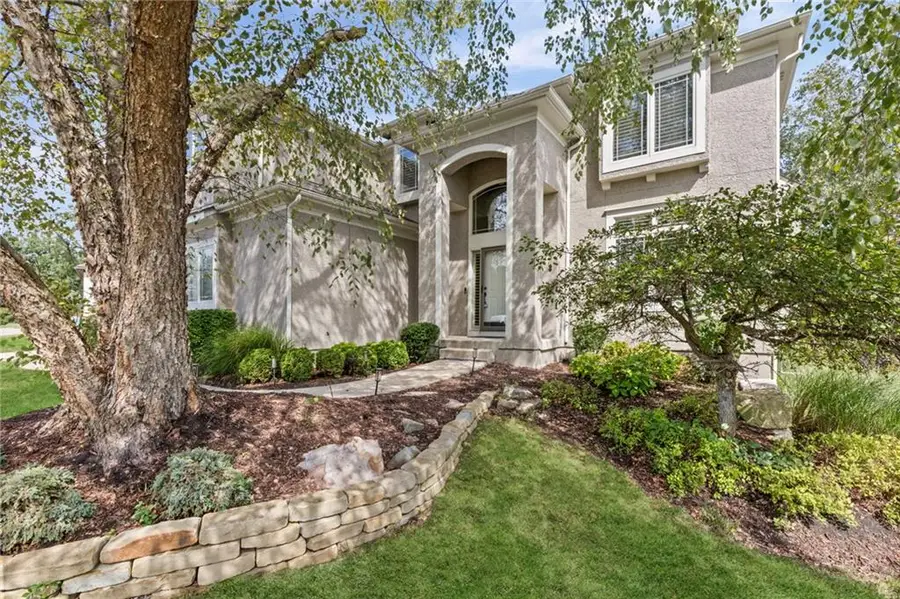 5306 W 165th Terrace, Overland Park, KS 66085 - #2