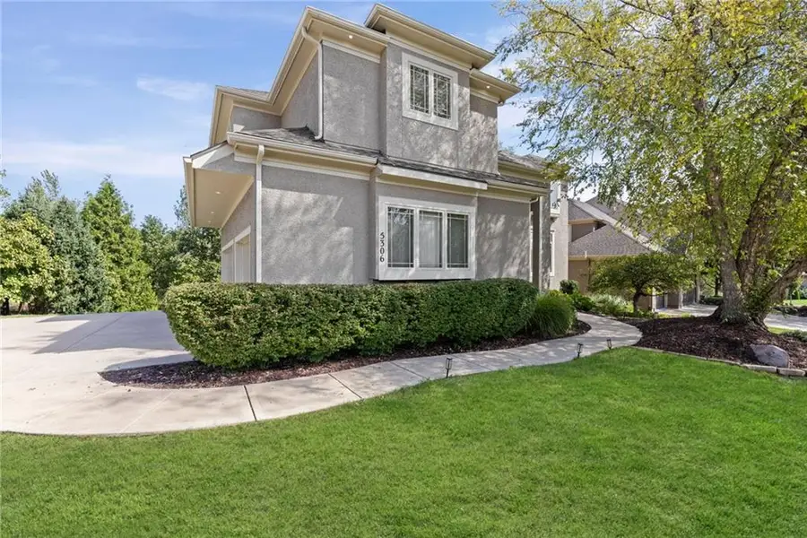 5306 W 165th Terrace, Overland Park, KS 66085 - #3