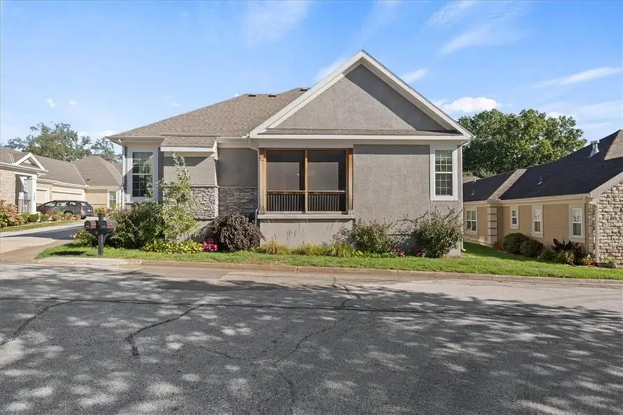 728 E 110th Terrace, Kansas City, MO 64131 - #2