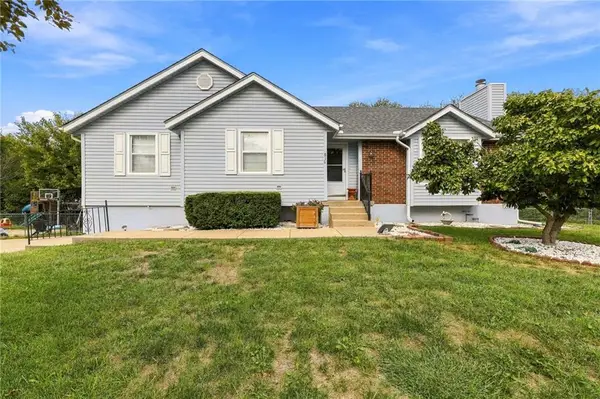 816 SE 16th Street, Oak Grove, MO 64075
