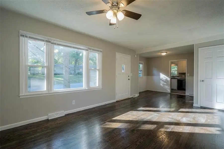 5405 Woodson Road, Raytown, MO 64133 - #3