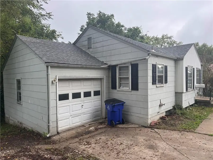 9708 E 67th Terrace, Raytown, MO 64133 - #3