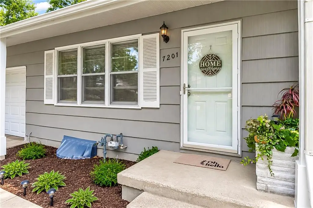 7201 NW Winter Avenue, Kansas City, MO 64152 - #1