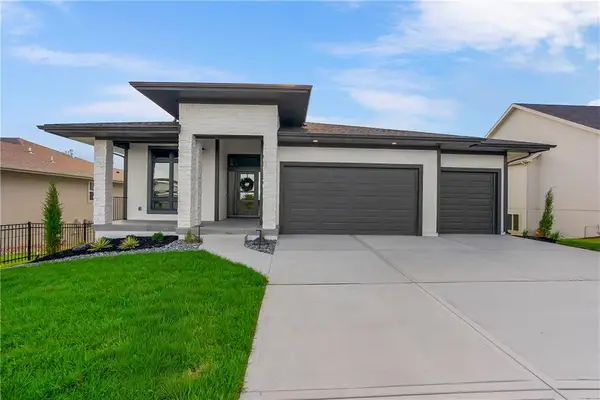 16972 S Cheshire Street, Olathe, KS 66062