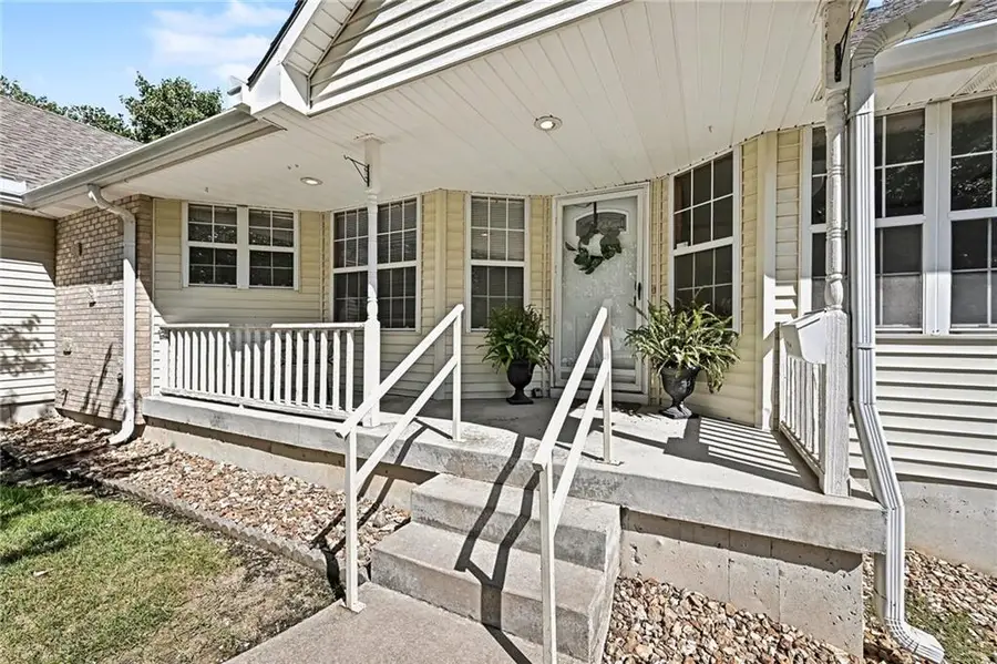 19108 E 27th St Court, Independence, MO 64057 - #3