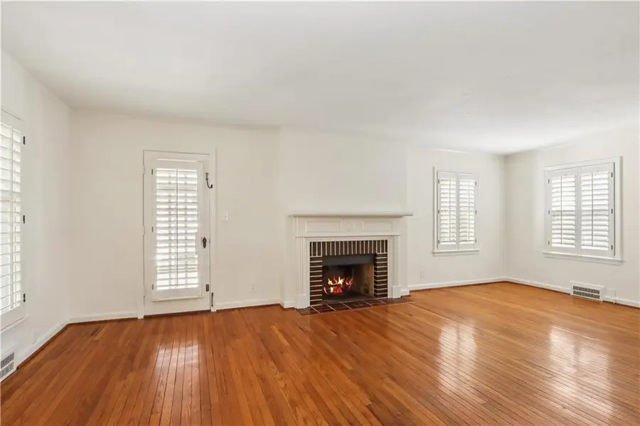1235 W Gregory Boulevard, Kansas City, MO 64114 - #2