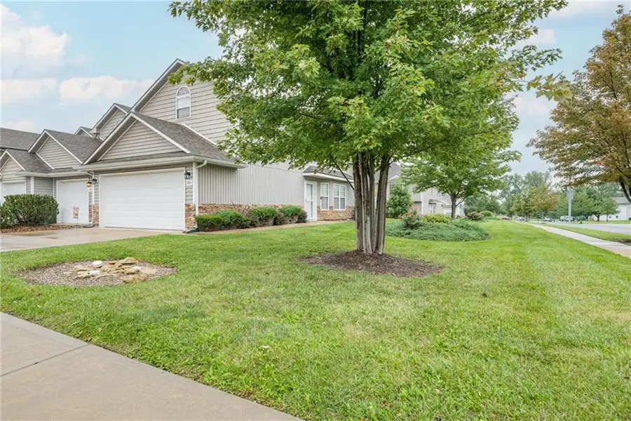 21033 Millridge Street, Spring Hill, KS 66083 - #2