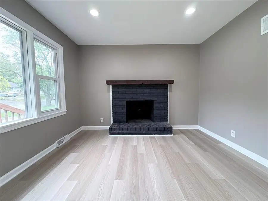 6110 E 148th Terrace, Grandview, MO 64030 - #2