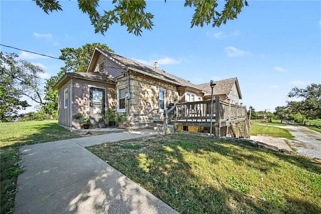 15 S 98th Street, Edwardsville, KS 66111 - #1