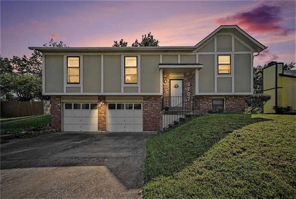 3707 E 114th Terrace, Kansas City, MO 64137 - #1
