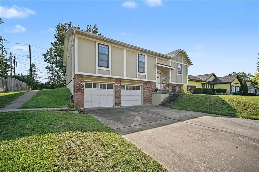 3707 E 114th Terrace, Kansas City, MO 64137 - #3