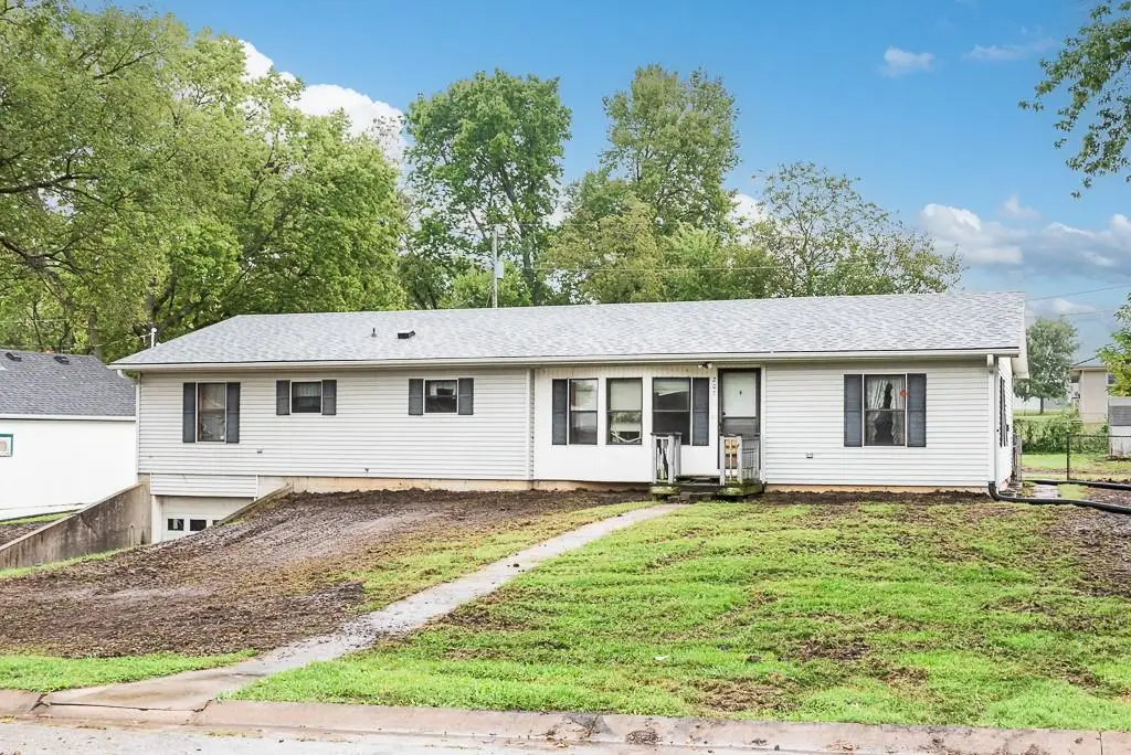207 W Lucy Street, McLouth, KS 66054 - #1