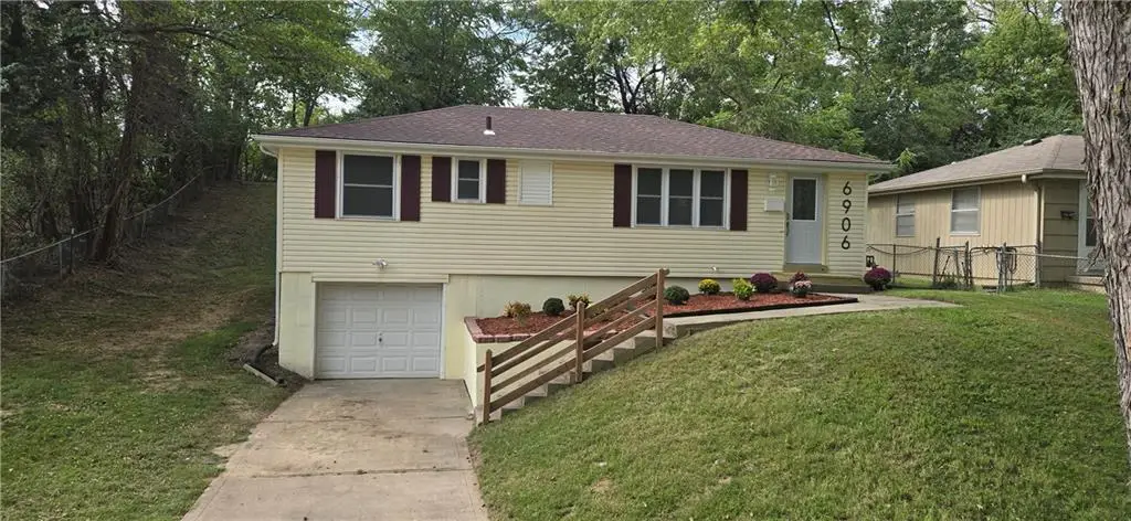 6906 N Pennsylvania Avenue, Kansas City, MO 64118 - #1