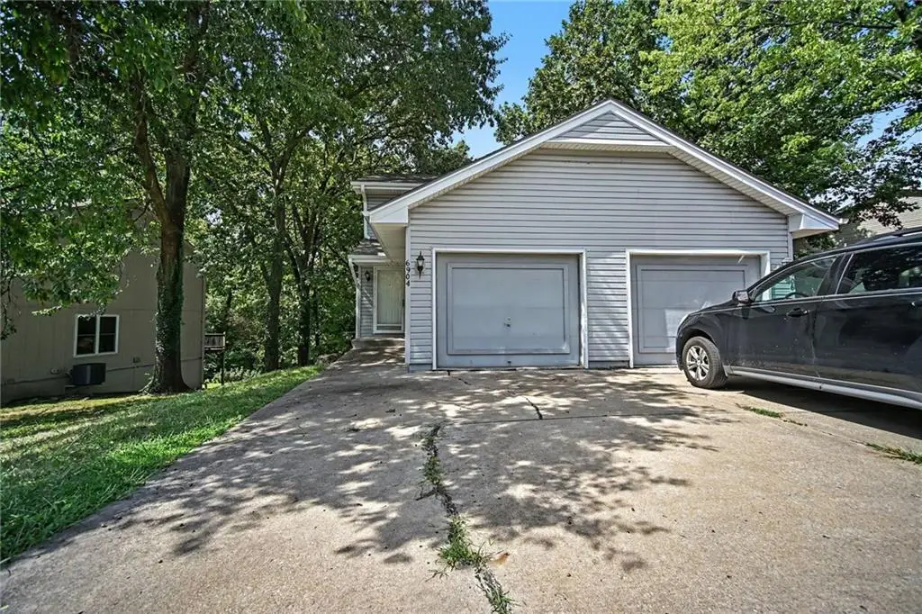 6904/6906 N Orchard Street, Pleasant Valley, MO 64068 - #1