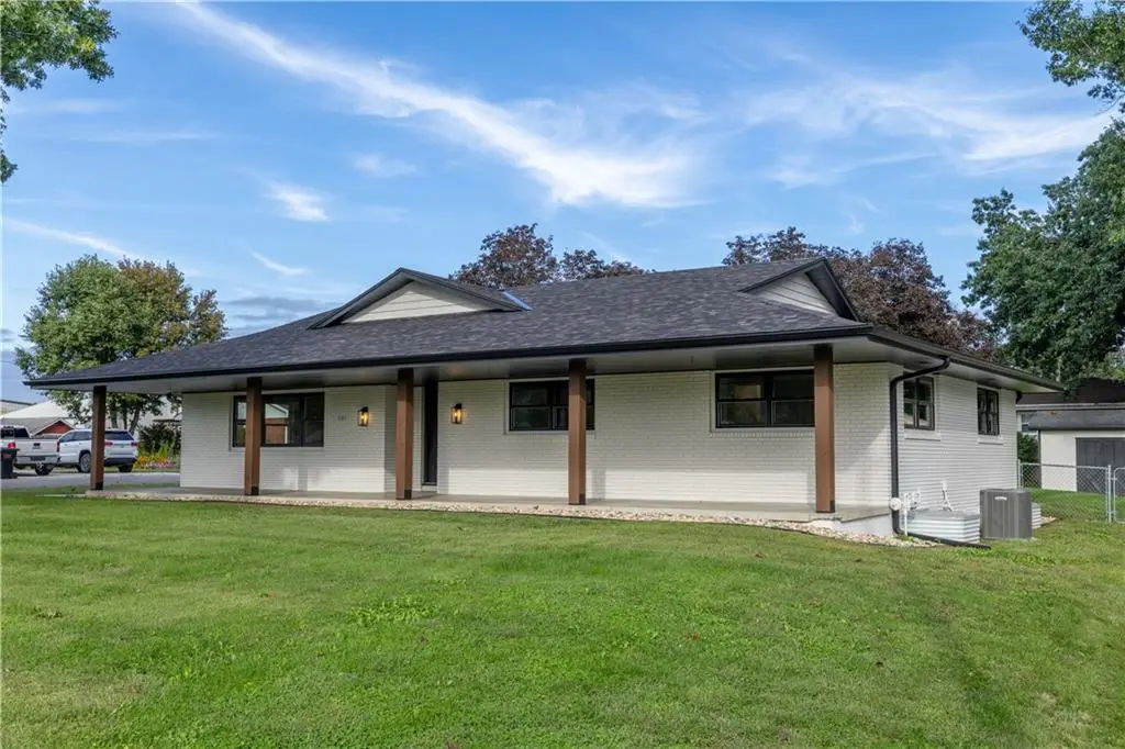 501 S Us 71 Highway, Savannah, MO 64485 - #1