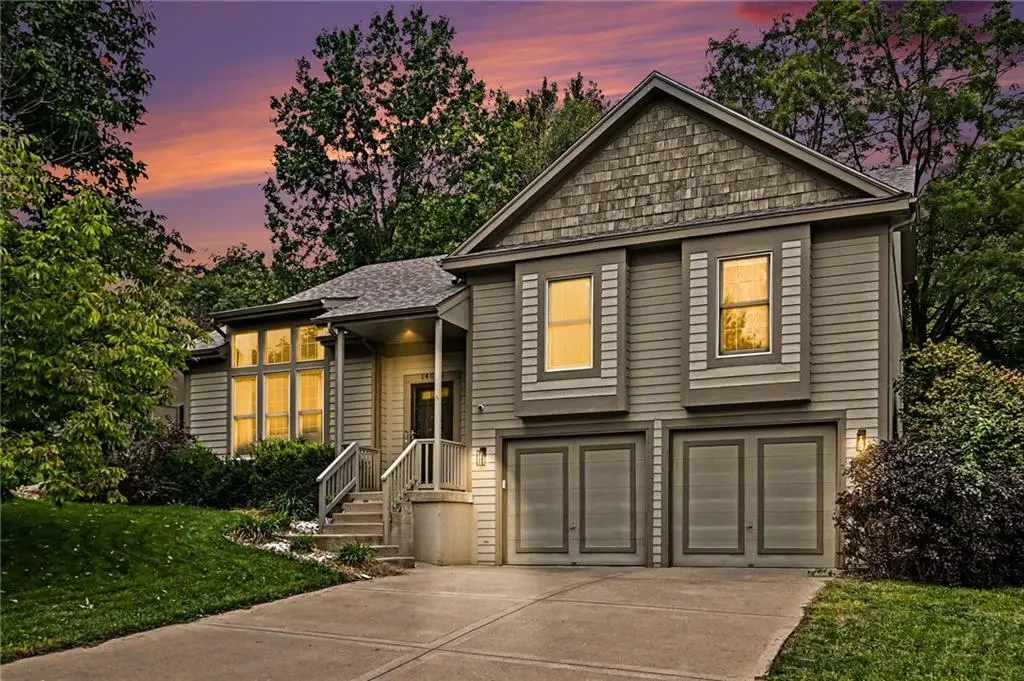 14090 NW 64th Terrace, Parkville, MO 64152 - #1