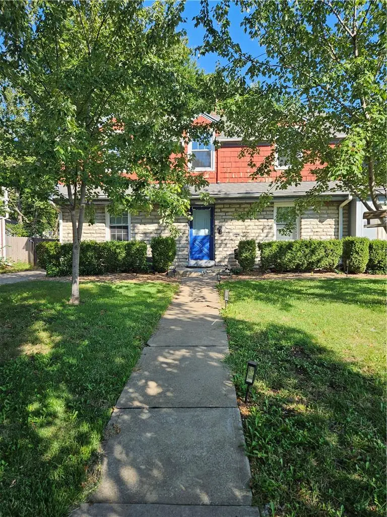 7719 Ward Parkway Plaza, Kansas City, MO 64114 - #2