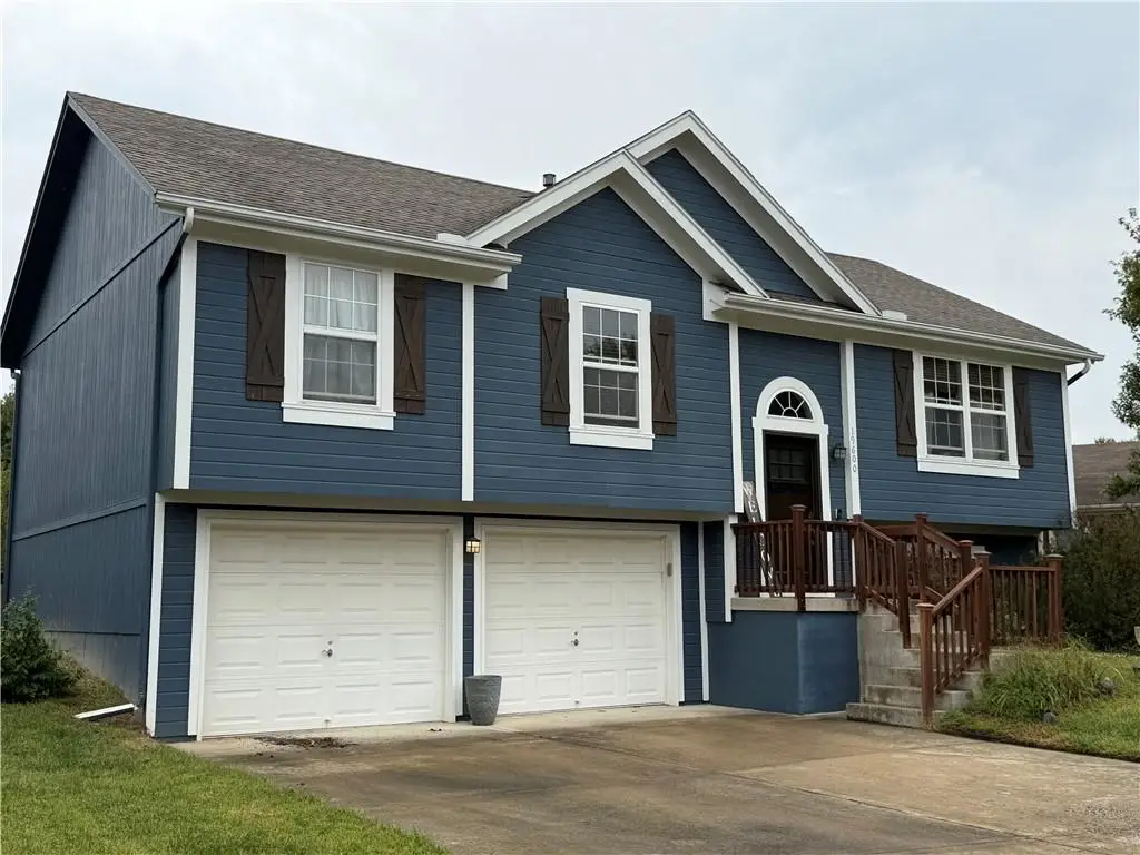 19600 E 10th Street S, Independence, MO 64056 - #1