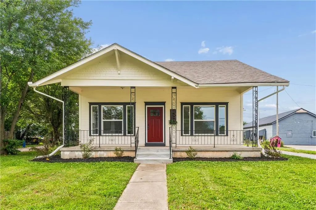 105 E Hale Street, Spring Hill, KS 66083 - #1