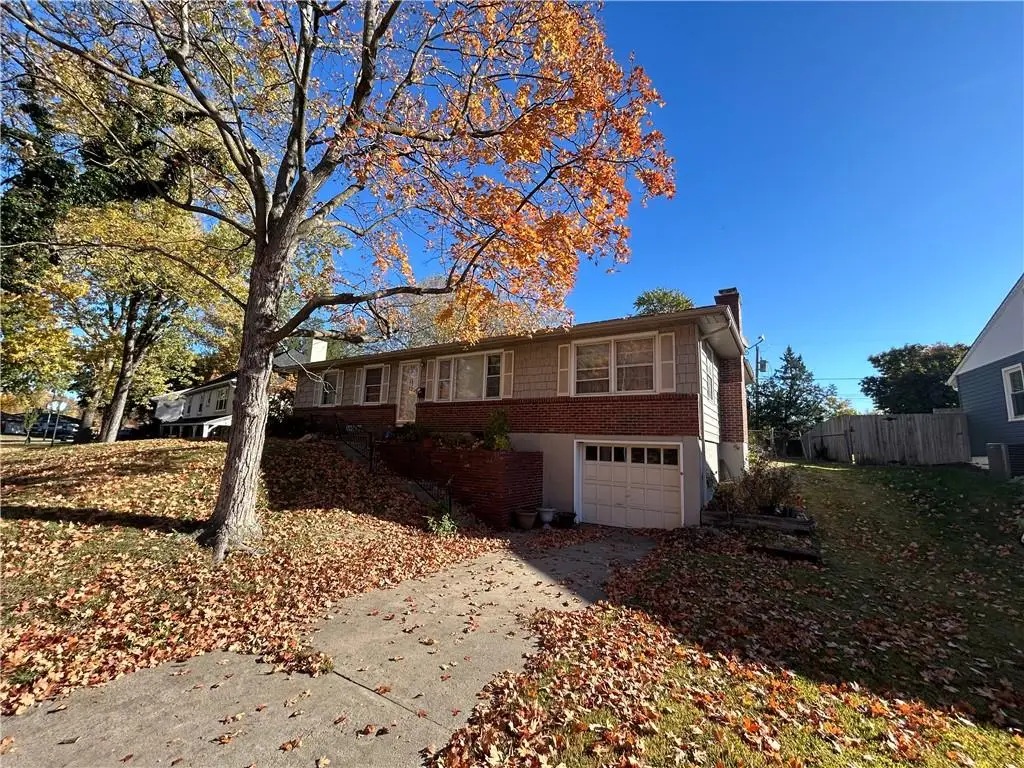 3335 N Chippewa Drive, North Kansas City, MO 64116 - #1