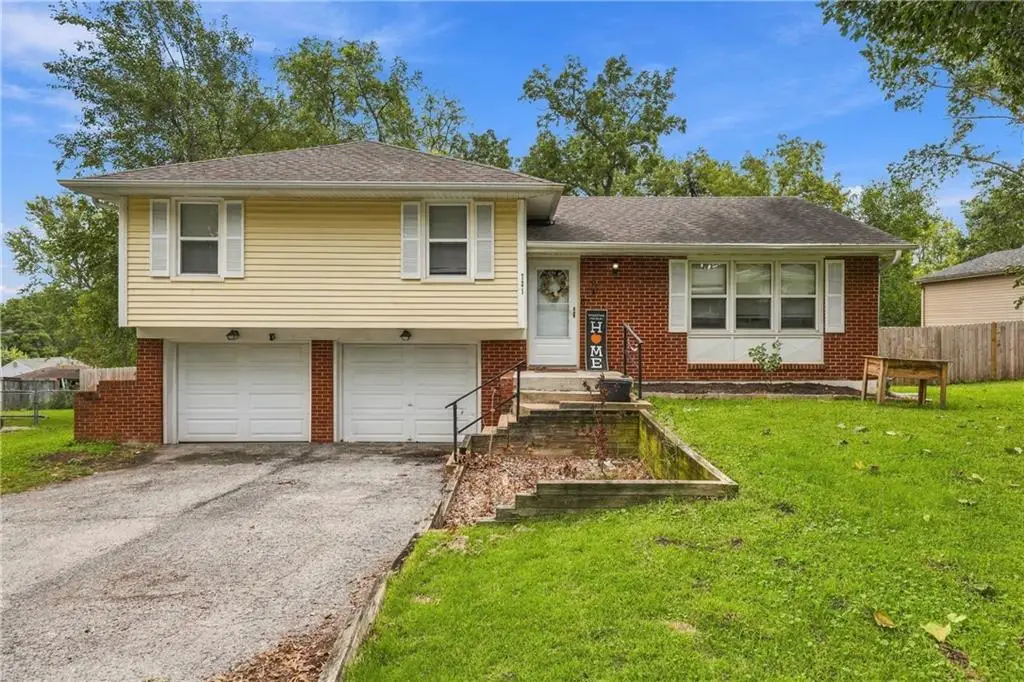 721 S Hudson Street, Buckner, MO 64016 - #1