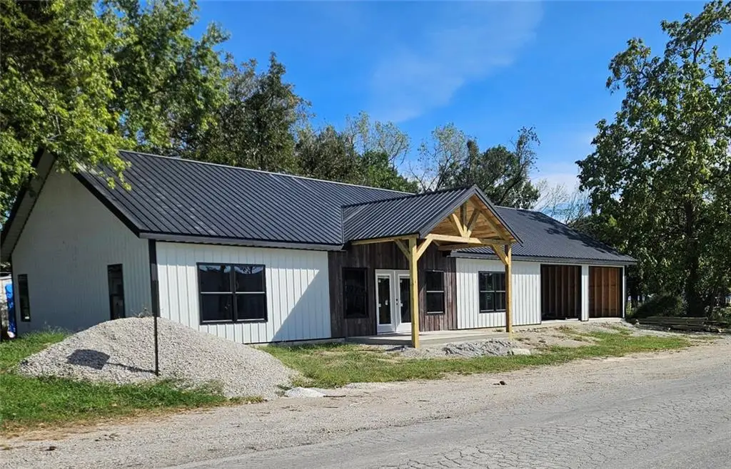 801 E Park Street, Rich Hill, MO 64779 - #1