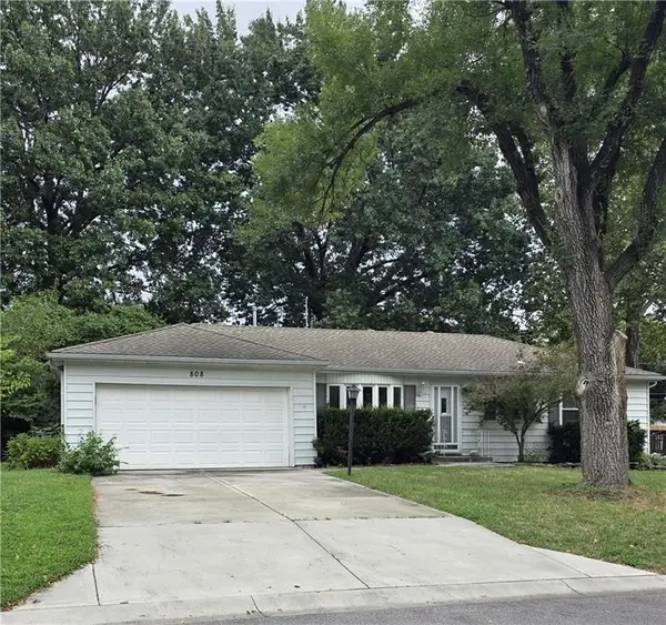 808 S Brentwood Street, Olathe, KS 66061