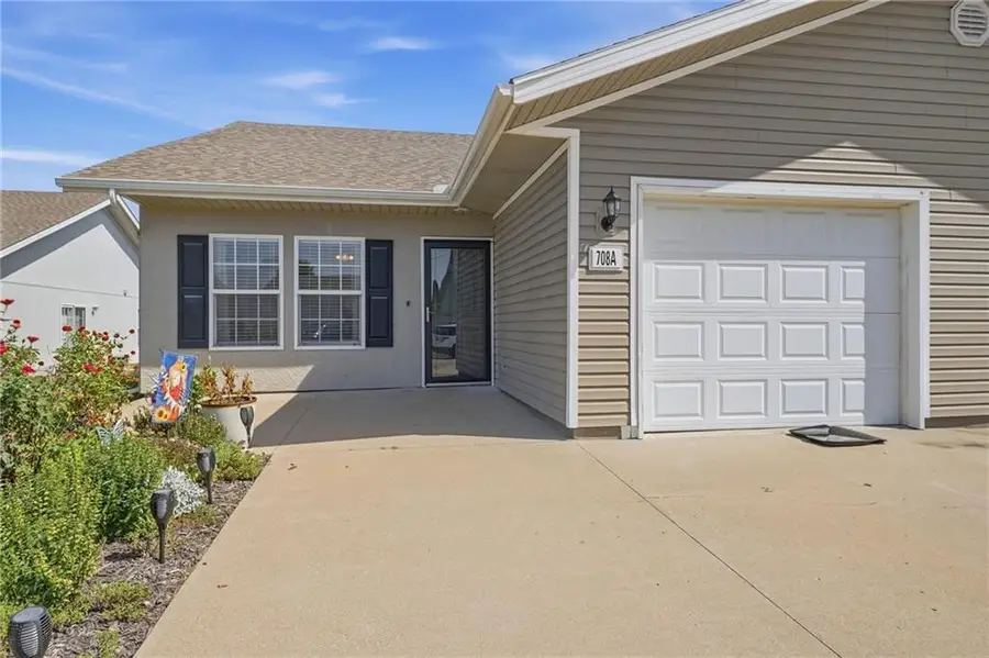 708 Meadow Court, Peculiar, MO 64078 - #2