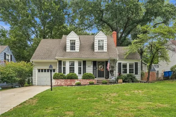 6827 Granada Lane, Prairie Village, KS 66208
