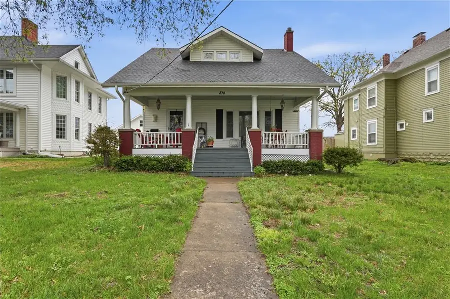 814 N Main Street, Carrollton, MO 64633 - #2