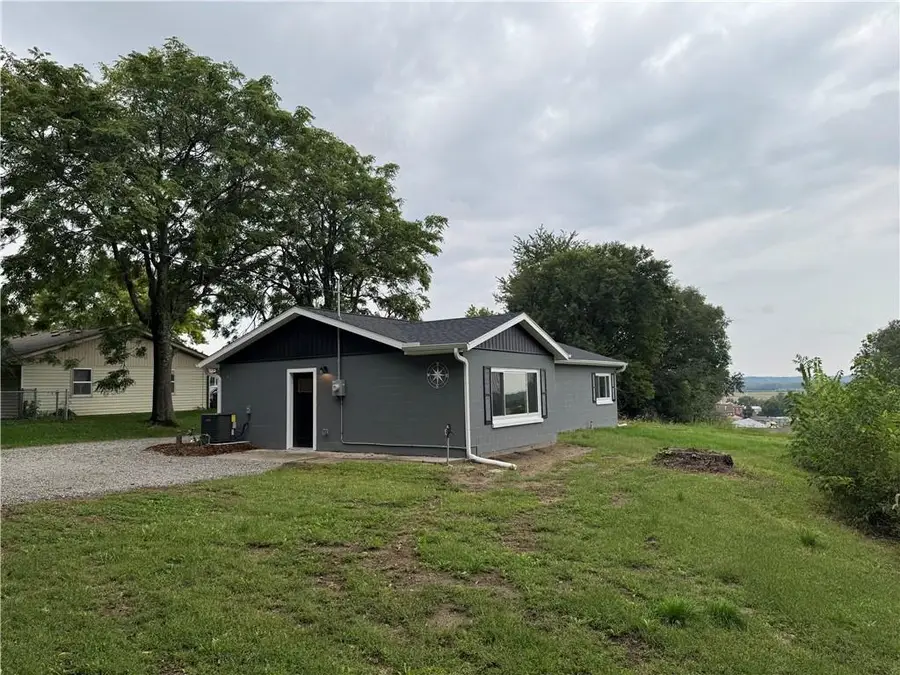 119 E Davis Street, Mound City, MO 64470 - #2