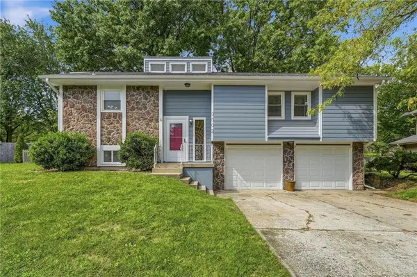 3502 NW Lake Drive, Lee's Summit, MO 64064