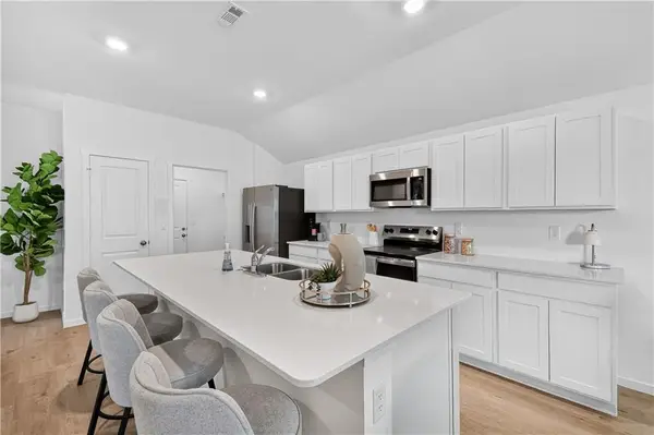 20363 W 195th Street, Spring Hill, KS 66083
