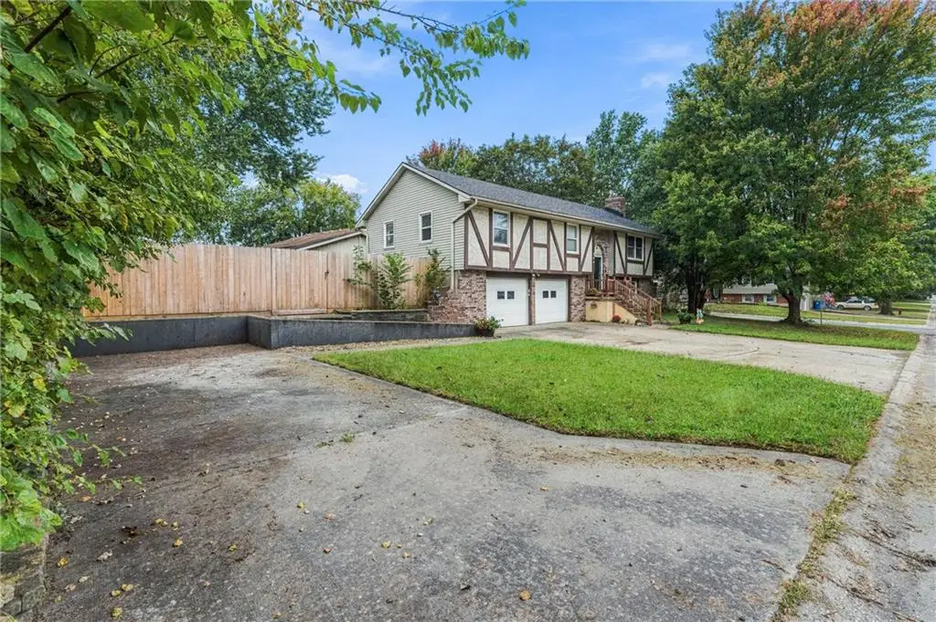 506 W Mcdowell Avenue, Odessa, MO 64076 - #1