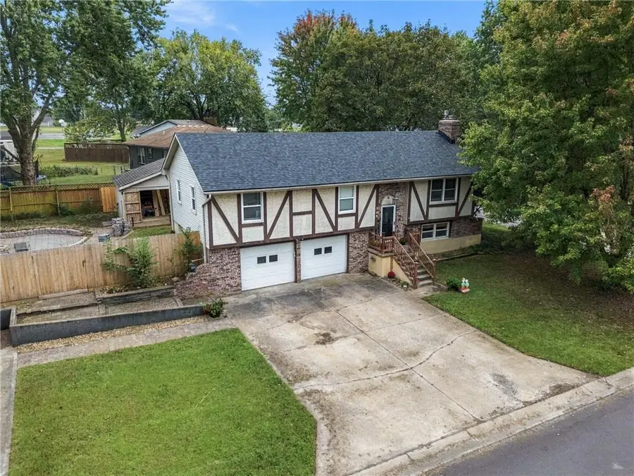 506 W Mcdowell Avenue, Odessa, MO 64076 - #3