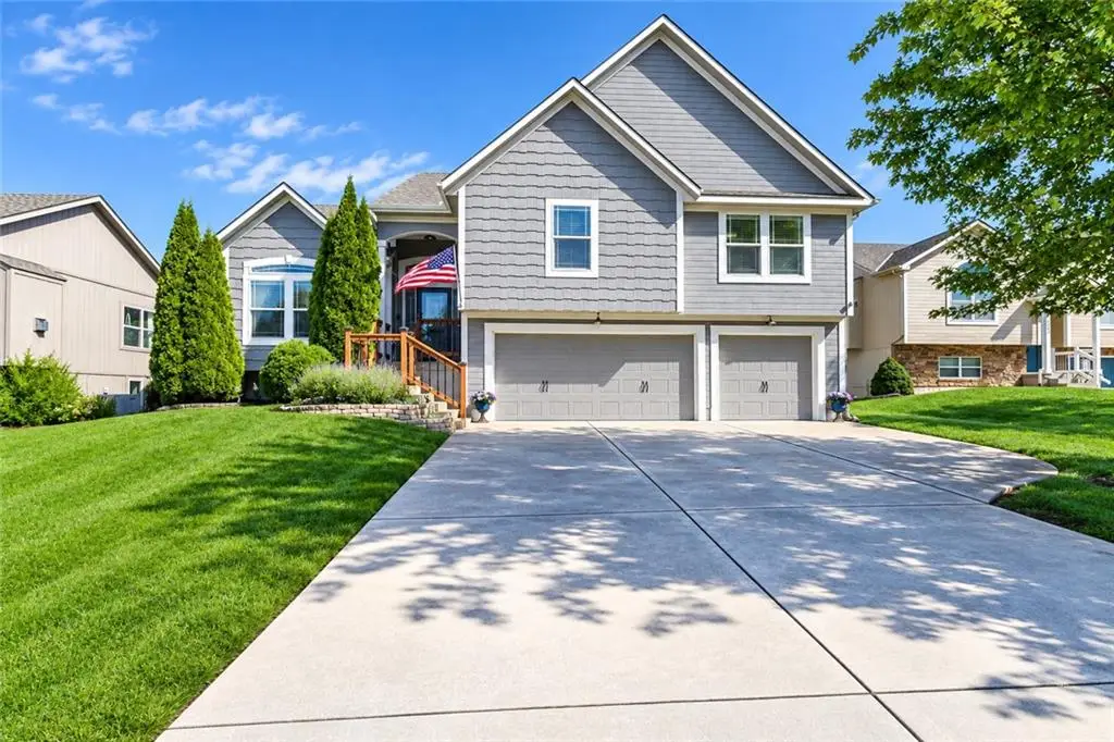 705 18th Circle, Greenwood, MO 64034 - #1