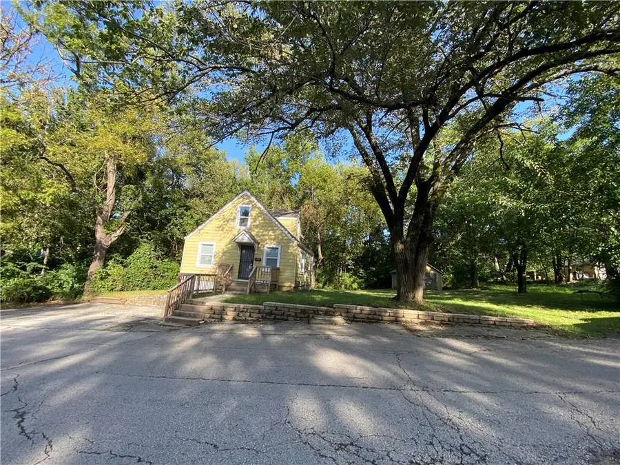 1229 S Crisp Street, Independence, MO 64052 - #2