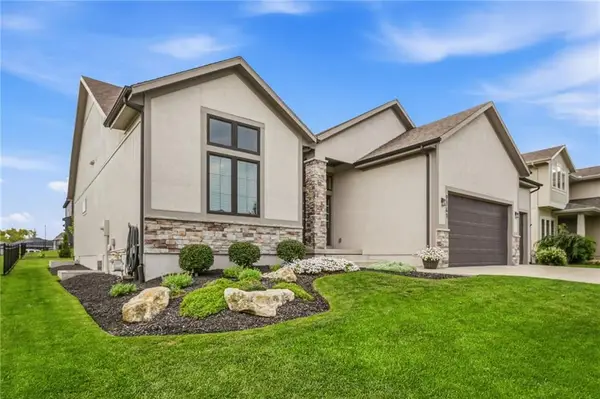 9141 Carbondale St. Carbondale Street, Lenexa, KS 66227