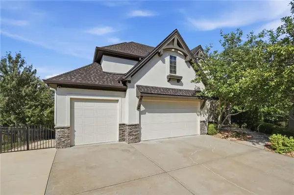 7808 N Chatham Avenue, Kansas City, MO 64151