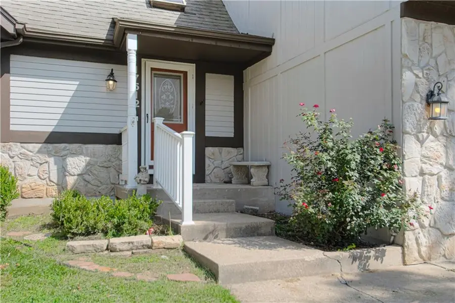 17512 113th Street, Olathe, KS 66061 - #3